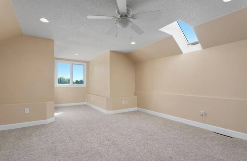 Bismarck House | Spacious 5-bedroom 3 bath house with AC and WiFi in charming Bismarck
