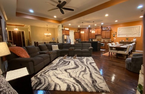 Appling House | Spacious 5-bedroom, 3-bathroom Masters ready house. 14 miles from Nationals GC.