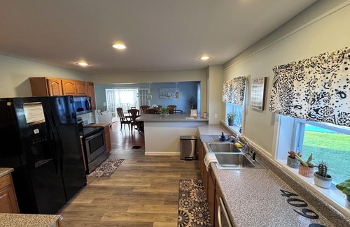 Livonia House | Spacious 5 Bedroom 4 Bathroom Home on Conesus Lake with 100 ft of Lakefront