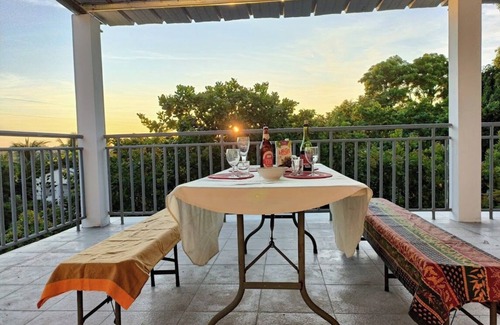 Mahajanga House | Spacious 5-bedroom building in wonderful Mahajanga with roof terrace and pool