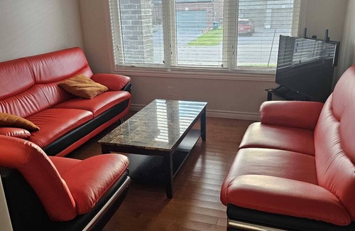 Quinte West House | Spacious 5-bedroom house with AC, WiFi in brilliant Quinte West