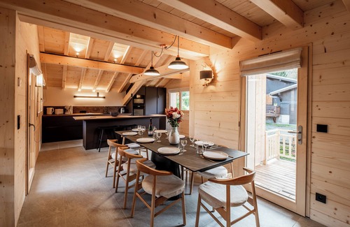 Morillon Ski Chalet | Spacious 5-bedroom chalet ski in ski out - sauna and seasonal pool 12 p Morillon