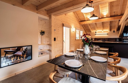 Morillon Ski Chalet | Spacious 5-bedroom chalet ski in ski out - sauna and seasonal pool 12 p Morillon