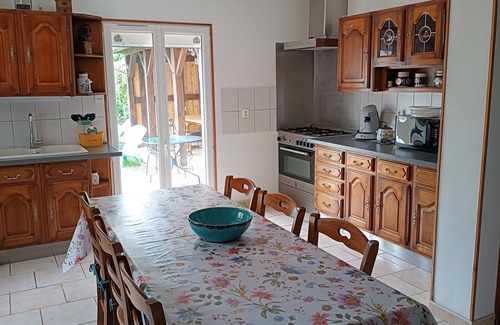 Nargis Cottage | Spacious 5-Bedroom Cottage Near Paris with Garden and Parking