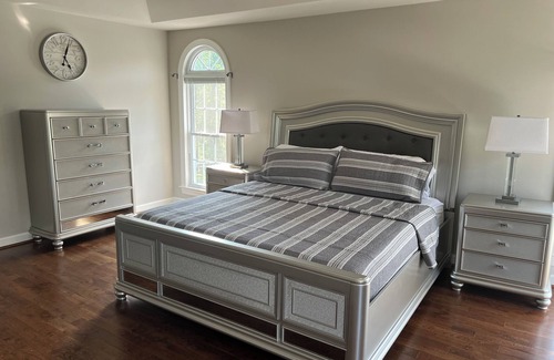 Nokesville Other | Spacious 5-bedroom farmhouse in peaceful Nokesville with Pool