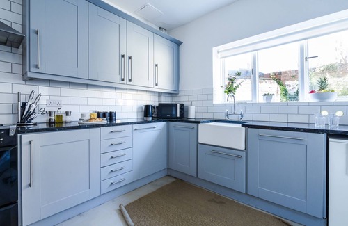 Jesmond House | Spacious 5-Bedroom House with Garden