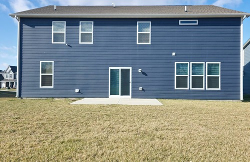 Brownsburg House | Spacious 5-bedroom house with WiFi, AC in charming Brownsburg