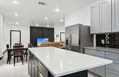 Fort Worth House | Spacious 5-bedroom house in delightful Fort Worth with WiFi, AC