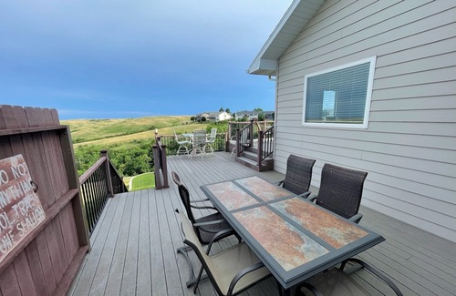 Rapid City House | Spacious 5 bedroom home, quick access to Rapid City and Black Hills area.