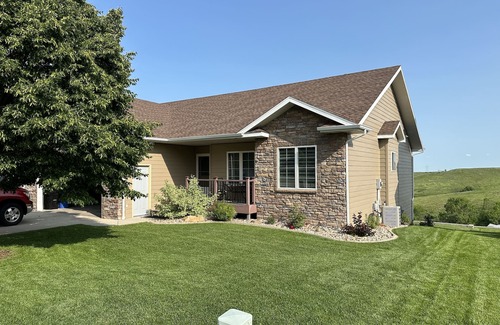 Rapid City House | Spacious 5 bedroom home, quick access to Rapid City and Black Hills area.