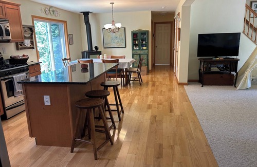 Speculator House | Spacious 5-bedroom house with AC, WiFi in phenomenal Speculator.