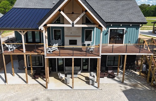Baneberry House | Spacious 5-bedroom home in beautiful White Pine, Family Friendly, Pet Friendly