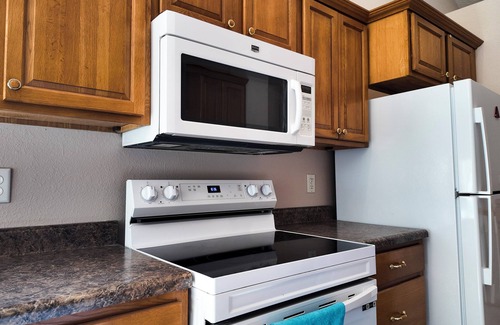 Camdenton House | Spacious 5-bedroom house in charming Camdenton with AC, WiFi