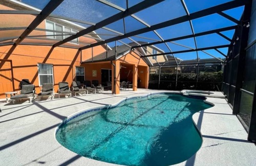 Silver Creek House | Spacious 5-Bedroom Holiday Home with Pool, Spa, Cinema Room & More – Your Dream Vacation Awaits!