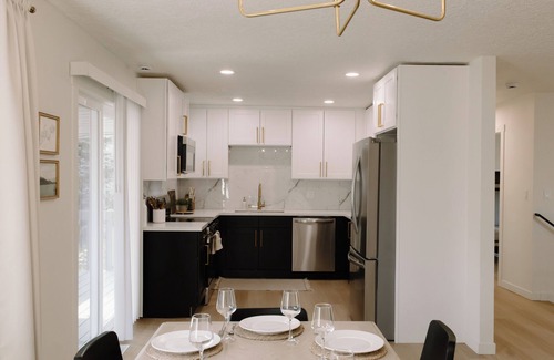 Hillsboro House | Spacious 5-bedroom house in enchanting Hillsboro
