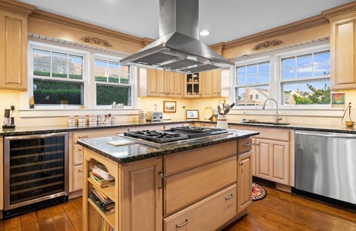 Nantucket House | Spacious 5-bedroom house in charming Nantucket with WiFi and AC