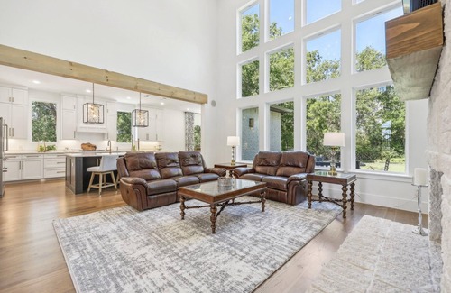 Sunnyvale House | Spacious 5 Bedroom House 25 min from Dallas - MODERN & HUGE