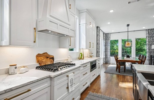 Sunnyvale House | Spacious 5 Bedroom House 25 min from Dallas - MODERN & HUGE