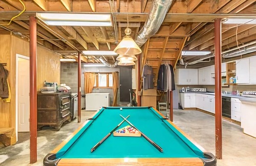 Wilson Creek House | Spacious 5-bedroom house w/fishing pond, WiFi, hot tub in Grayson Co Mountainsn