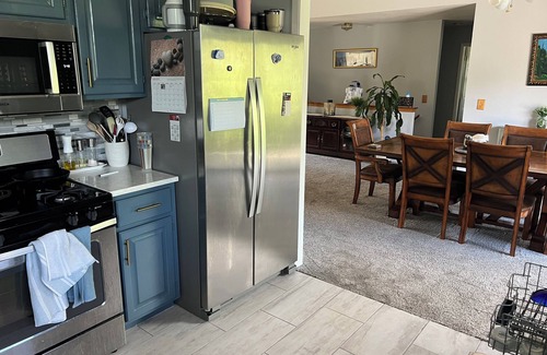 Waterford House | Spacious 5-bedroom house with WiFi and AC in charming Waterford close to water.