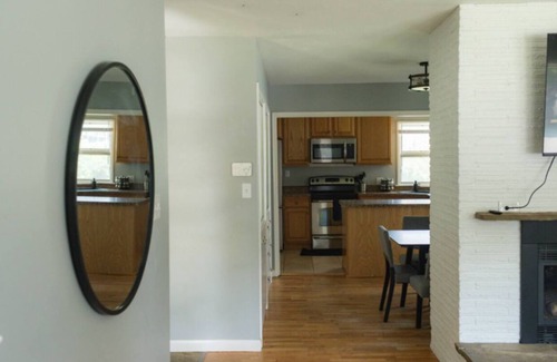 Rimrock House | Spacious 5-bedroom Home with Backyard & Work Spaces