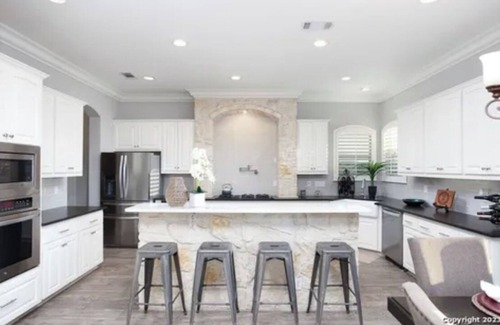 Boerne House | Spacious 5-bedroom home on private 9 ac. WiFi, AC, fitness in superb location