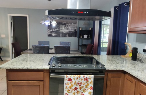 Longwood House | Spacious 5-bedroom house with WiFi, AC in charming Longwood