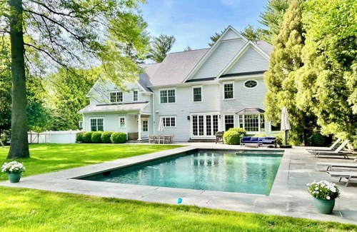 Westport House | Spacious 5-bedroom house in Westport with fitness room, pool and home theatre.