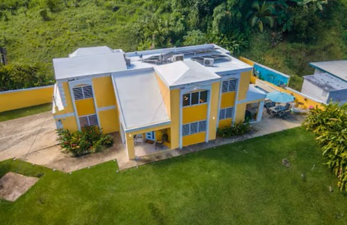 Rio House | Spacious 5-bedroom house views of El Yunque and saltwater spa.