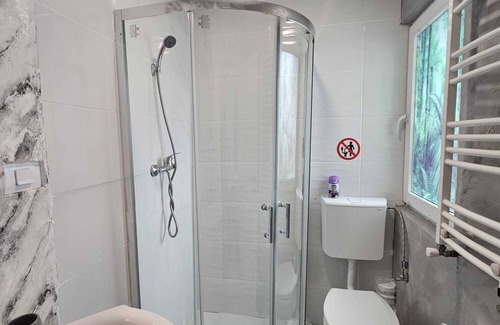 Letcani House | Spacious 5-bedroom house in charming Iasi/Lețcani with AC, WiFi