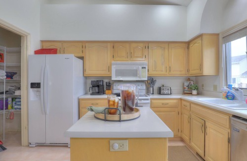 Decatur House | Spacious 5-bedroom House, Hot Tub, Firepit, Game Rooms, Theater Room and More!