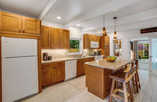 Hanalei House | Spacious 5-bedroom house with AC, WiFi in gorgeous Hanalei