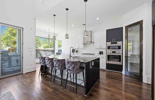 Garden Oaks House | Spacious 5-bedroom house In Houston, TX