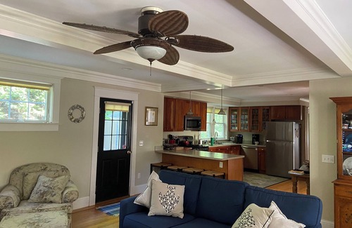 Vineyard Haven House | Spacious 5-bedroom house with AC - near downtown Tisbury