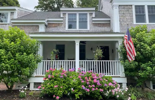 Vineyard Haven House | Spacious 5-bedroom house with AC - near downtown Tisbury