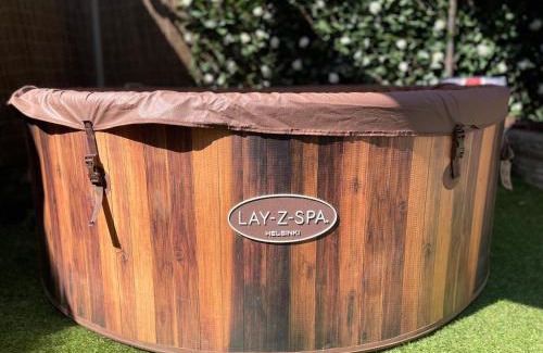 Roath House | Spacious 5 Bedroom House - 2 Bath - City Centre - Free Parking