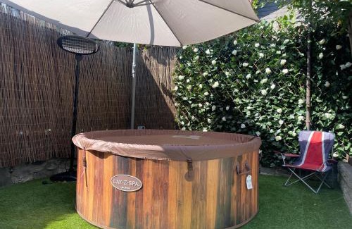 Roath House | Spacious 5 Bedroom House - 2 Bath - City Centre - Free Parking