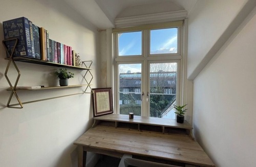 Thamesfield House | Spacious 5-bedroom house.Bring the whole family & friends.Prime location London