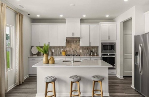 Black River House | Spacious 5-bedroom house in charming Angier with WiFi, AC