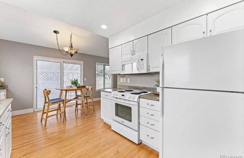 Aurora Highlands House | Spacious 5-bedroom house in enchanting Aurora with ,RV Parking Area,WiFi,AC etc.