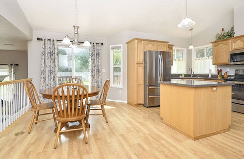 Southwest Ada County Alliance House | Spacious 5-bedroom house in Boise sleeps 12, treadmill, Fantastic location.