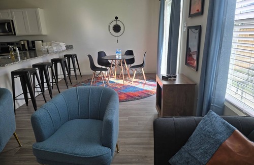 College Station House | Spacious 5-bedroom house with AC, WiFi minutes from Texas A&M University