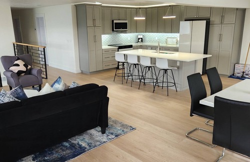 Butte House | Spacious 5-bedroom house with WiFi, AC in charming Butte