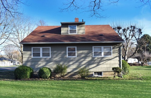 Dayton House | Spacious 5-bedroom house in lovely Dayton with WiFi