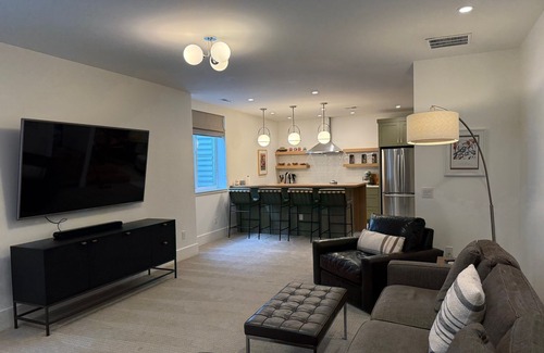 Washington Park House | Spacious 5-bedroom house 3 blocks from Wash Park