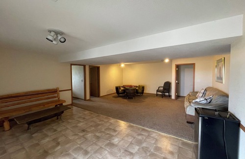 Drexel House | Spacious 5-bedroom house overlooking a serene 20 acre lake