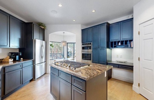 Genesee House | Spacious 5-bedroom House in Scenic Golden with AC, WiFi