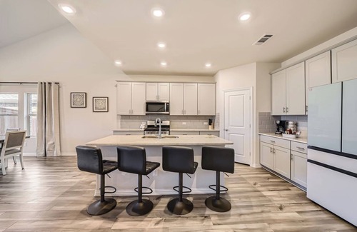 Haslet House | Spacious 5-bedroom house in Haslet, TX .just North of Fort Worth