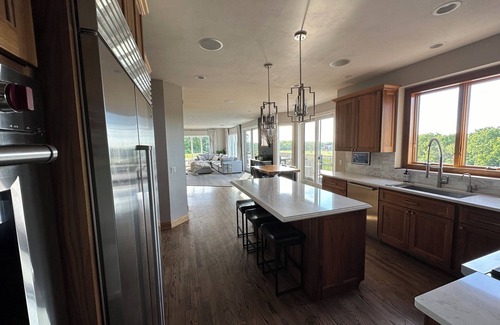 Belleville House | Spacious 5-bedroom house sleeps 14 with pool, hot tub, sauna and more!