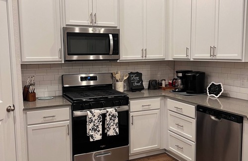 Buda House | Spacious 5-bedroom house with WiFi and AC in delightful Kyle